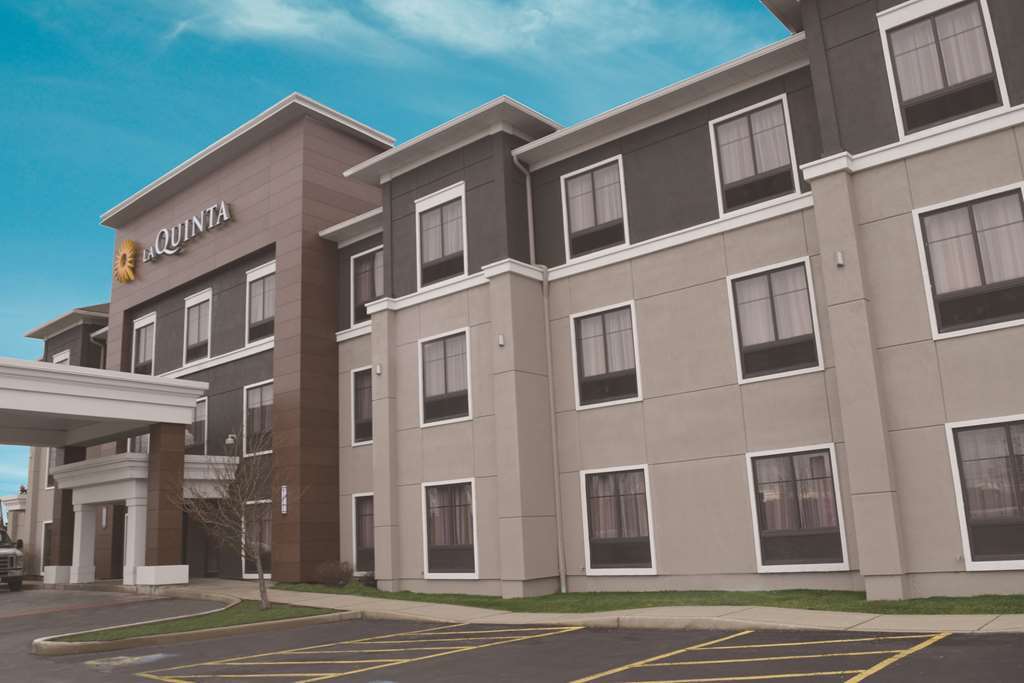 La Quinta By Wyndham Lackawanna מראה חיצוני תמונה